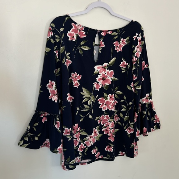 Nine Britton Peralta Bell Sleeve Top - Picture 4 of 5